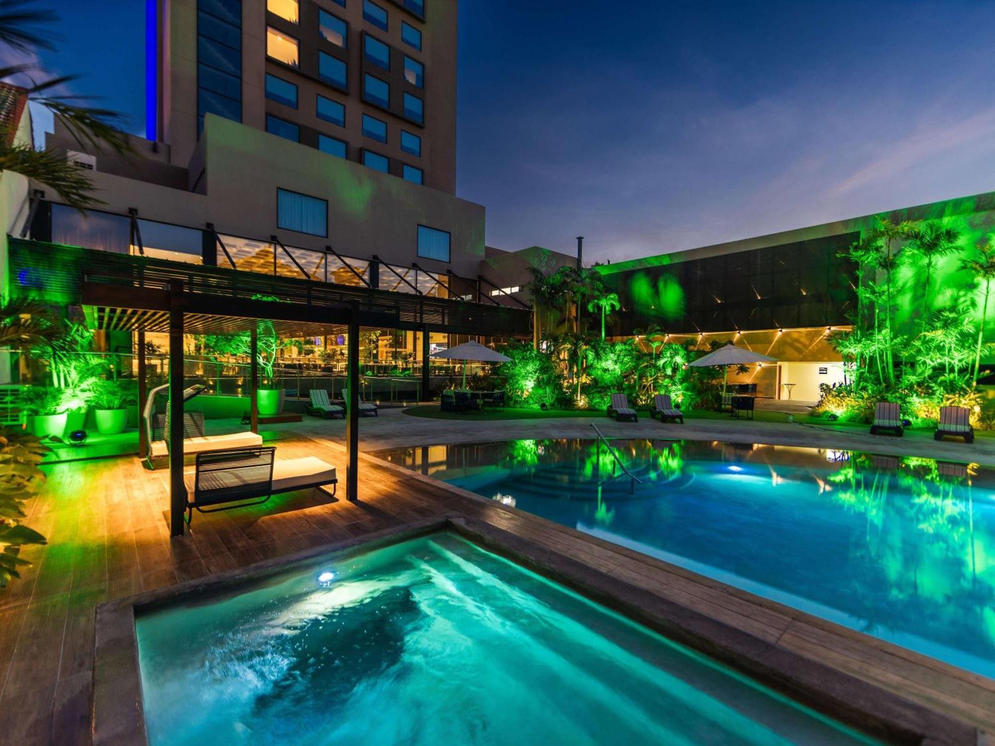 Novotel 산타 크루즈 드 라 시에라 외부 사진